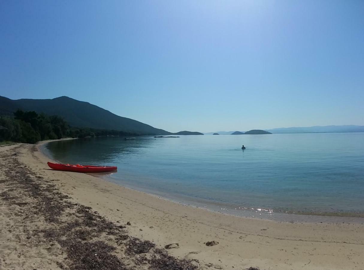 Gougousis Apartments Kaloyiros Dış mekan fotoğraf