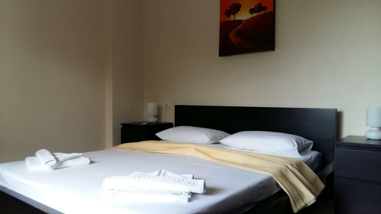 Gougousis Apartments Kaloyiros Dış mekan fotoğraf