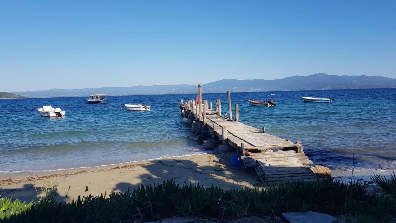 Gougousis Apartments Kaloyiros Dış mekan fotoğraf